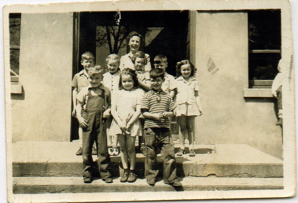 Sugar Grove Grade School First Grade 1942-cropped.jpg