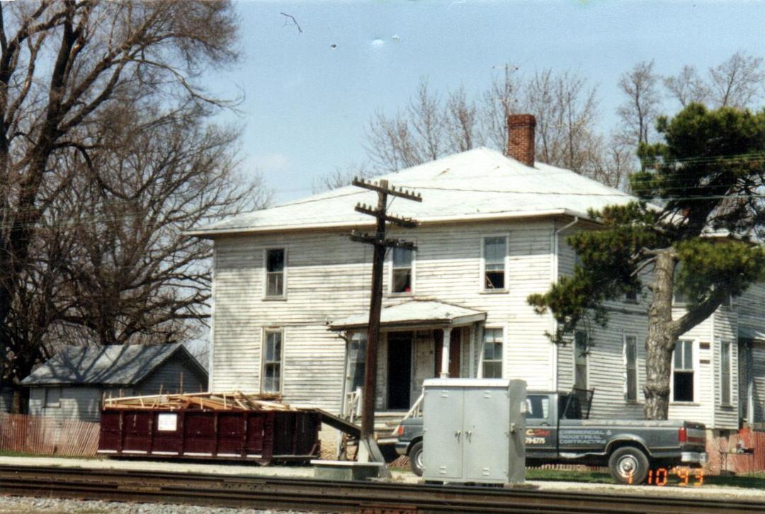 Old Hotel West 1993_000.jpg