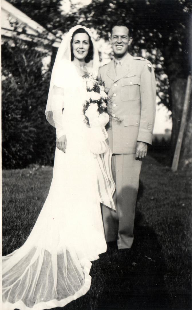 Major and Mrs. Zell W. Barnes<br />
<br />
Wedding Day September 2, 1945